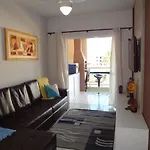 LINDO APTO ACONCHEGANTE, PISCINA, AR CONDICIONADO e SACADA GOURMET NO ITAGUA